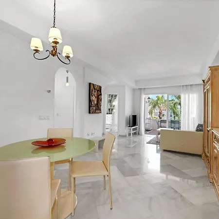 Amazing Views, Chic Duplex Estepona